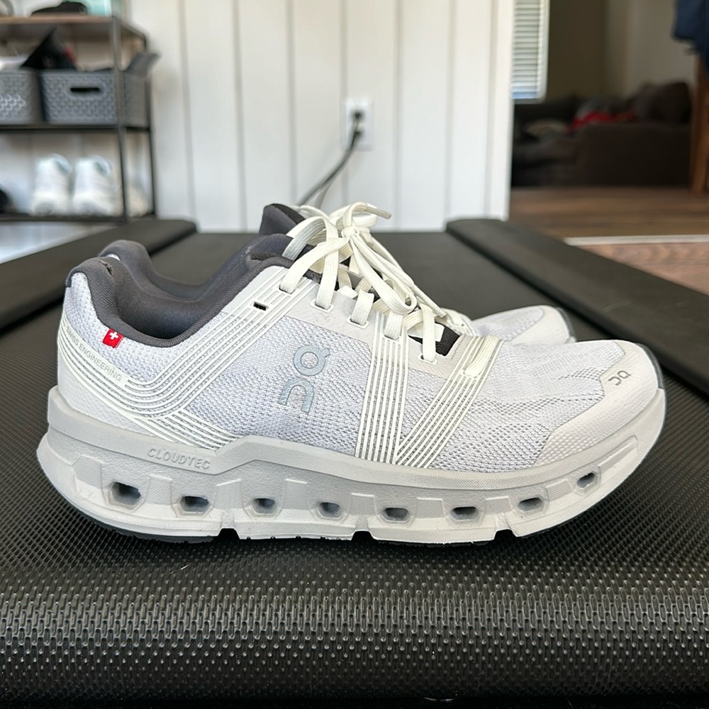 On Cloudgo Road-Running Shoes - Women's